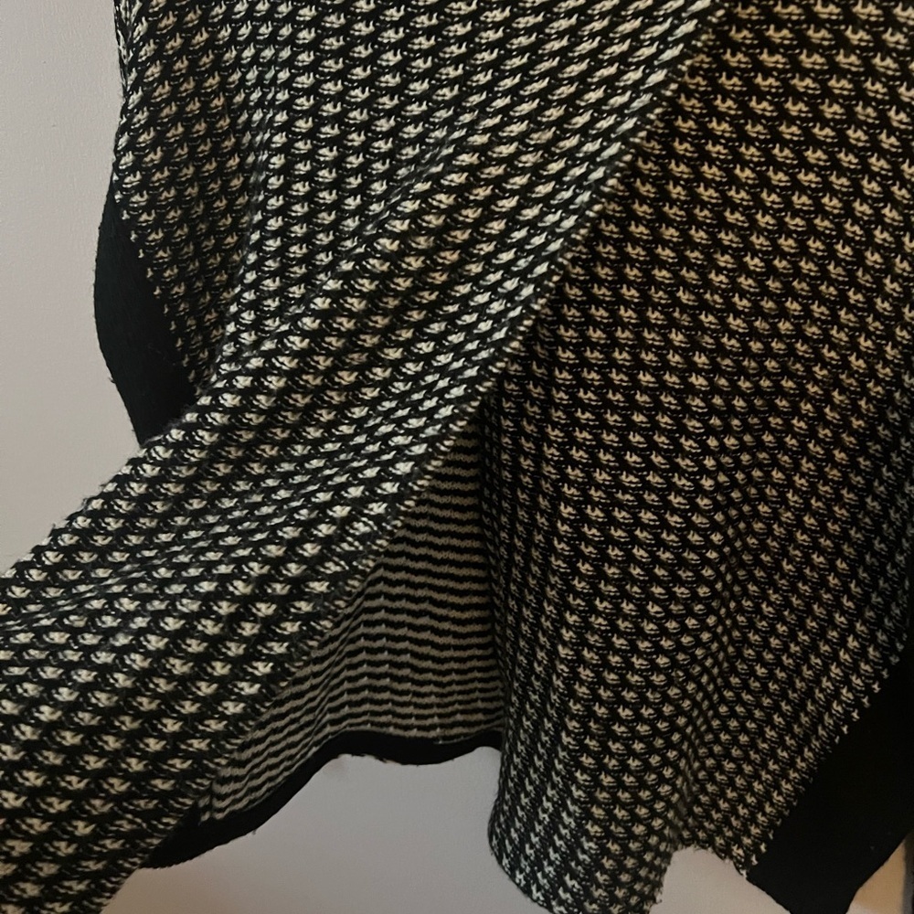 Lumiere Sweater - Picture 3 of 9